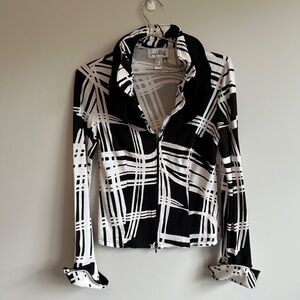 Joseph Ribkoff black and white zip front top with double collar and cuffs Size 8